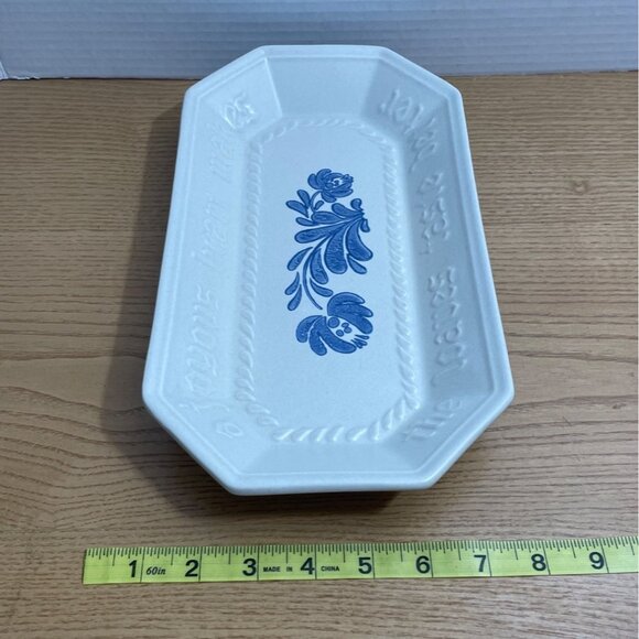 Pfaltzgraff Yorktowne Bread Plate A Joyous Heart Makes The Loaves Taste Better - Picture 7 of 7